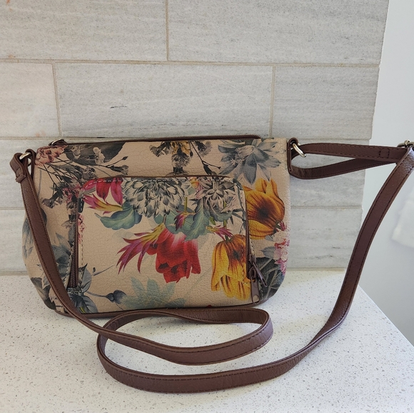 St. John's Bay Handbags - NWOT St. John's Bay Crossbody Purse